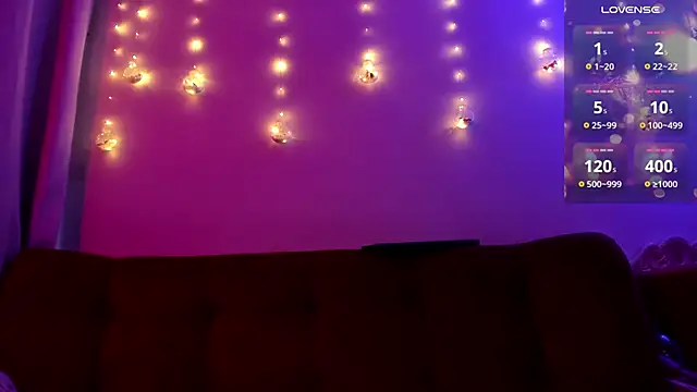 Snapshot of ohpetitemuse chatting on 11/14/25, 07:23 ohpetitemuse online show from 11/14/25, 07:23