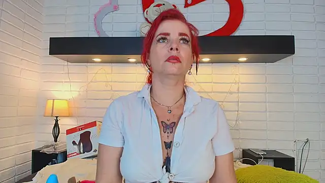 Snapshot of HannaBrave chatting on 02/25/25, 08:36 HannaBrave online show from 02/25/25, 08:36