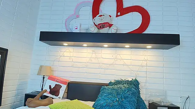 Snapshot of HannaBrave chatting on 03/05/25, 12:33 HannaBrave online show from 03/05/25, 12:33