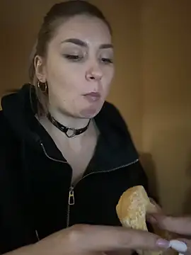 Snapshot of Crazy-Rosa chatting on 01/12/25, 03:57 Crazy-Rosa online show from 01/12/25, 03:57