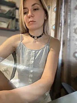 Snapshot of Crazy-Rosa chatting on 02/15/25, 02:58 Crazy-Rosa online show from 02/15/25, 02:58