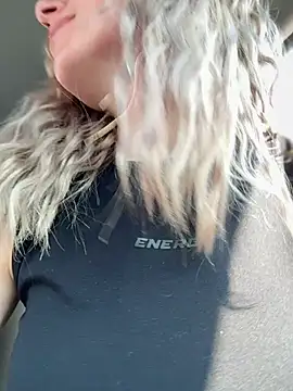 Snapshot of Crazy-Rosa chatting on 03/16/25, 09:27 Crazy-Rosa online show from 03/16/25, 09:27