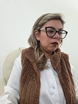 Cata Office-12 online show from 10/29/25, 01:24