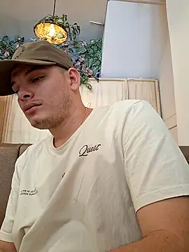  Ottis  online show from 11/08/25, 04:07