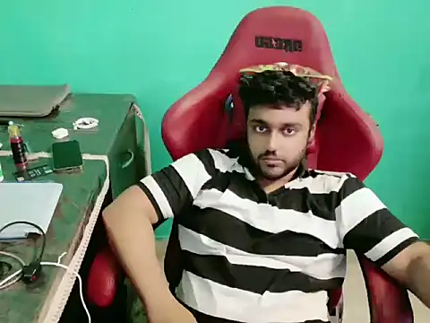 Snapshot of telugu_boy_ chatting on 10/17/25, 03:53 telugu boy online show from 10/17/25, 03:53