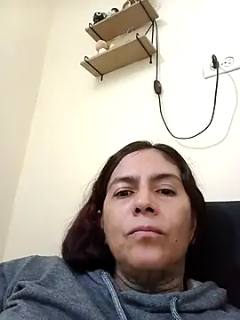 Dakary hot online show from 10/06/25, 01:03