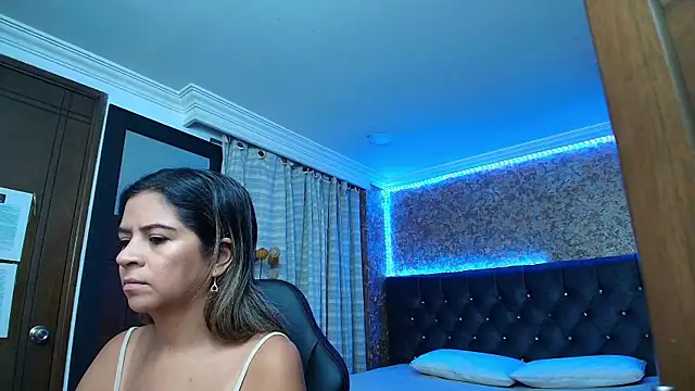 stella xue online show from 10/17/25, 09:28