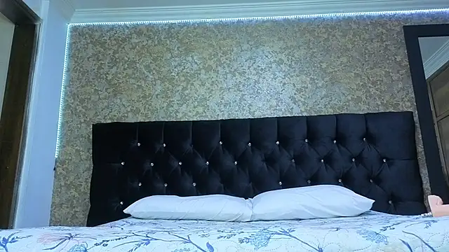 stella xue online show from 11/13/25, 09:47