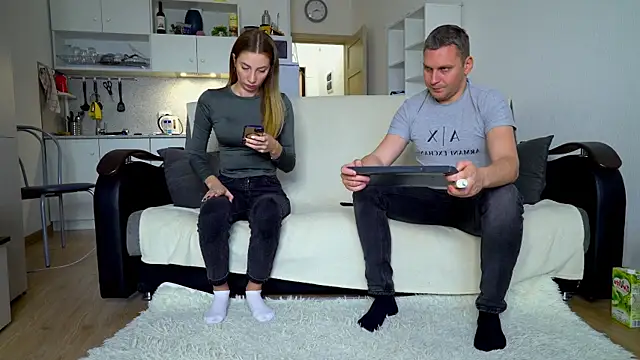 littlesweettifany online show from 10/30/25, 12:50