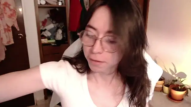 Snapshot of emily_pearl_ chatting on 10/09/25, 08:40 emily pearl online show from 10/09/25, 08:40