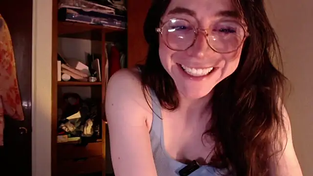 Snapshot of emily_pearl_ chatting on 10/10/25, 09:14 emily pearl online show from 10/10/25, 09:14