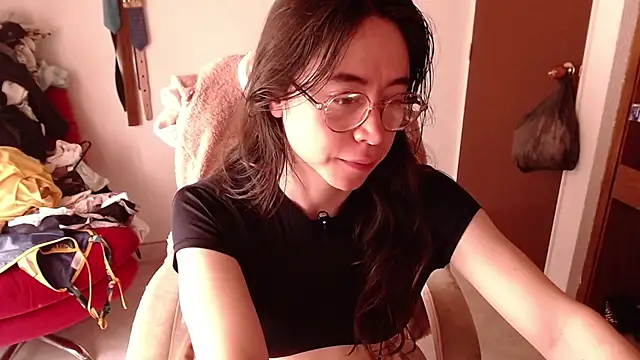 emily pearl  online show from 10/27/25, 04:00