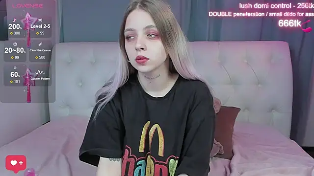 Alice Halle online show from 10/20/25, 02:45