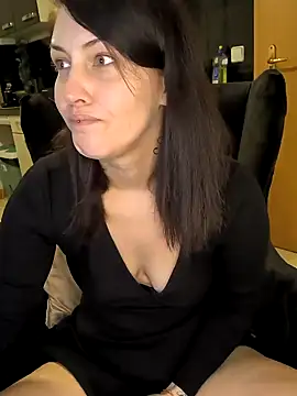 Linalicious online show from 12/03/24, 03:44