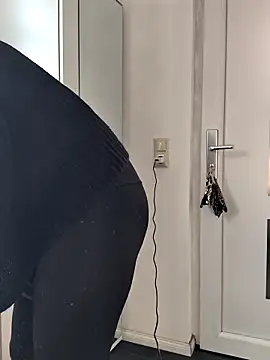 Linalicious online show from 02/12/25, 10:24