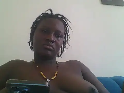 Snapshot of Heavy_ass chatting on 03/17/25, 07:24 Heavy ass online show from 03/17/25, 07:24