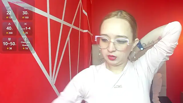 Snapshot of Liaroberts1 chatting on 12/19/24, 12:12 Liaroberts1 online show from 12/19/24, 12:12