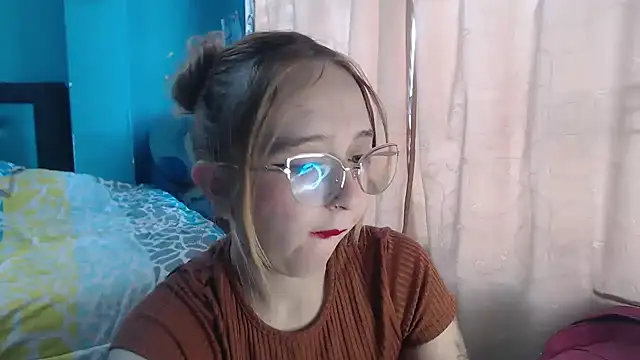 Snapshot of Liaroberts1 chatting on 01/29/25, 12:13 Liaroberts1 online show from 01/29/25, 12:13
