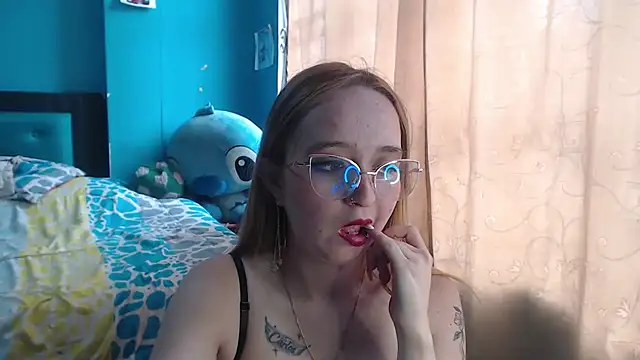 Snapshot of Liaroberts1 chatting on 01/30/25, 06:10 Liaroberts1 online show from 01/30/25, 06:10
