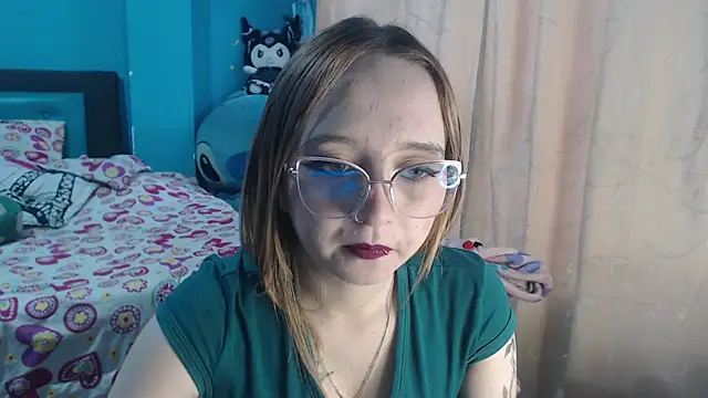 Snapshot of Liaroberts1 chatting on 03/04/25, 11:51 Liaroberts1 online show from 03/04/25, 11:51