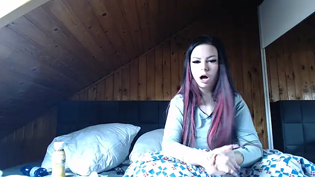 BoeseMoni1998 online show from 11/11/25, 09:42