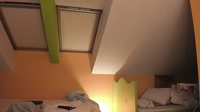 Snapshot of GoodGirll2133 chatting on 02/10/25, 09:47 GoodGirll2133 online show from 02/10/25, 09:47