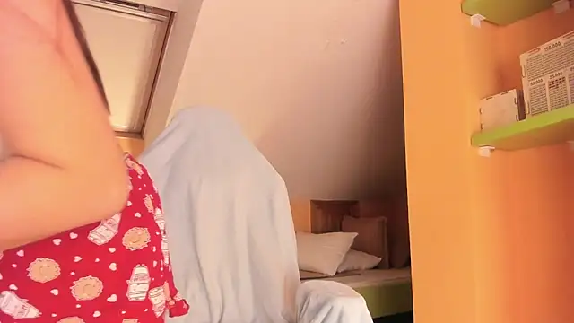 Snapshot of GoodGirll2133 chatting on 02/24/25, 05:53 GoodGirll2133 online show from 02/24/25, 05:53