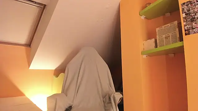 Snapshot of GoodGirll2133 chatting on 02/27/25, 05:47 GoodGirll2133 online show from 02/27/25, 05:47