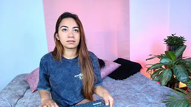 Jules n Gia online show from 11/01/25, 05:37