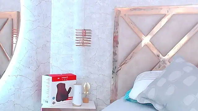 JoannaStanford online show from 10/18/25, 03:35