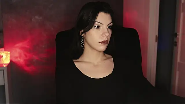 Snapshot of mistress__rochelle chatting on 11/26/25, 03:07 mistress rochelle online show from 11/26/25, 03:07