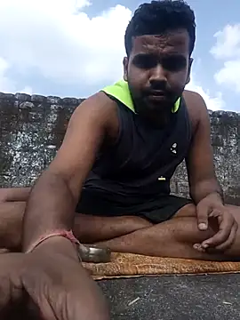 MeFeellove online show from 11/05/25, 07:41