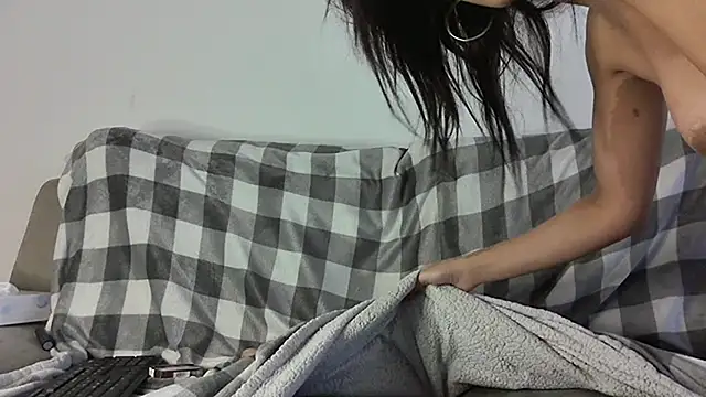 Snapshot of claudettstell chatting on 03/16/25, 03:17 claudettstell online show from 03/16/25, 03:17