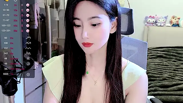 Snapshot of FeiFei-babe chatting on 01/24/25, 05:42 FeiFei-babe online show from 01/24/25, 05:42