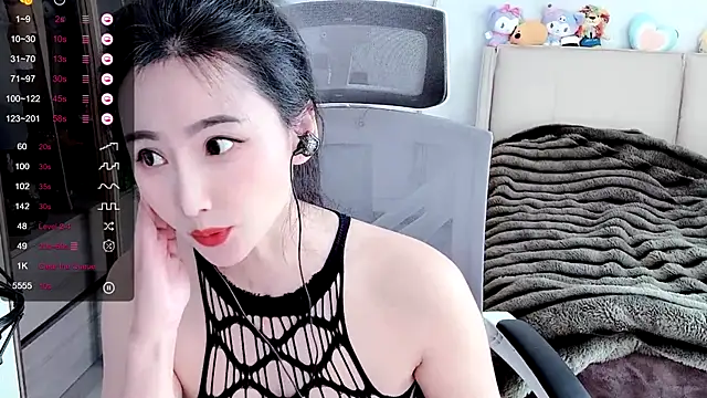 Snapshot of FeiFei-babe chatting on 02/27/25, 07:44 FeiFei-babe online show from 02/27/25, 07:44
