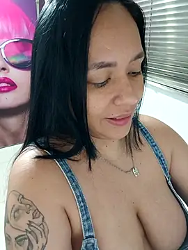 marta201 alfaro online show from 10/28/25, 10:08