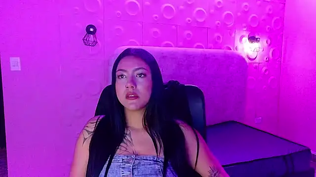 Snapshot of Susy_thomson chatting on 10/13/25, 04:18 Susy thomson online show from 10/13/25, 04:18