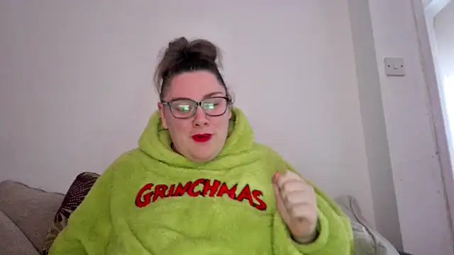 Bustycurves online show from 11/22/25, 12:26