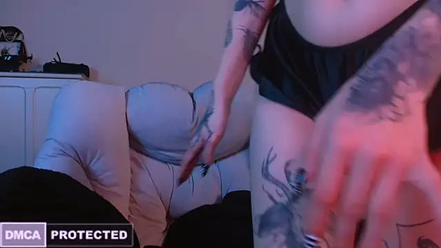 NaughtyLittleFox online show from 01/28/25, 08:25