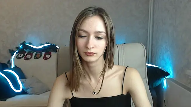 Snapshot of FlorenceDays chatting on 12/22/24, 08:38 FlorenceDays online show from 12/22/24, 08:38