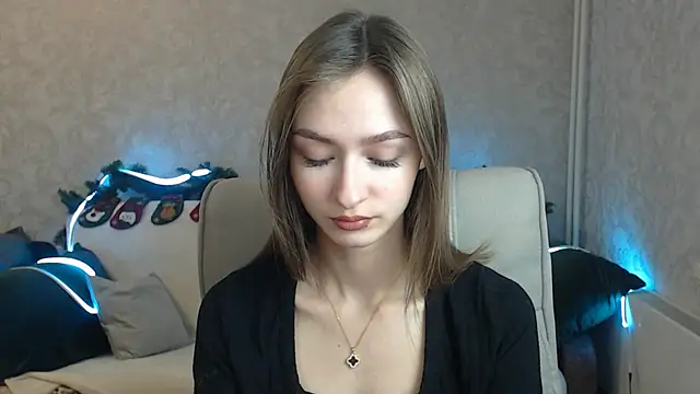 Snapshot of FlorenceDays chatting on 01/10/25, 04:54 FlorenceDays online show from 01/10/25, 04:54