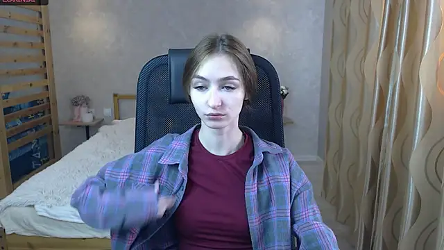 Snapshot of FlorenceDays chatting on 09/18/25, 02:02 FlorenceDays online show from 09/18/25, 02:02