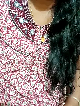 Snapshot of Janavi-janu chatting on 10/10/25, 02:05 Janavi-janu online show from 10/10/25, 02:05