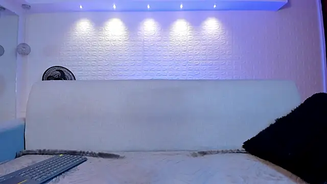 violet scott online show from 02/07/25, 04:56