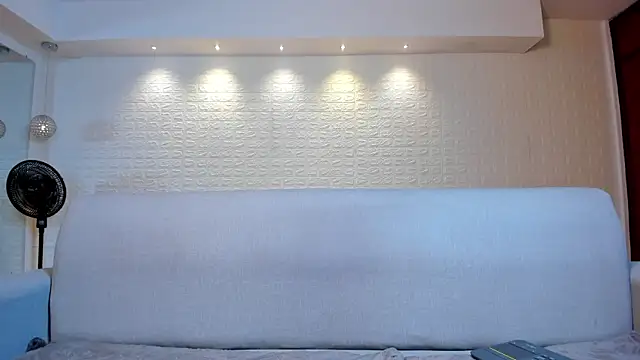 violet scott online show from 03/03/25, 05:07