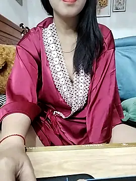 Snapshot of cream1299 chatting on 02/14/25, 10:36 cream1299 online show from 02/14/25, 10:36