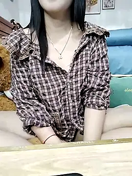 Snapshot of cream1299 chatting on 02/16/25, 11:05 cream1299 online show from 02/16/25, 11:05