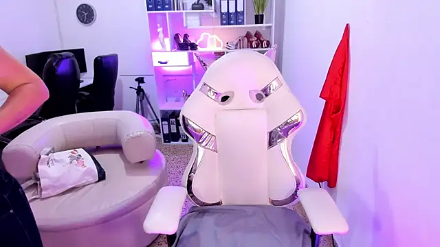 katya nt online show from 09/12/25, 12:27