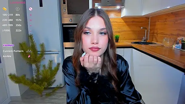  Eva Lee online show from 12/19/24, 05:08