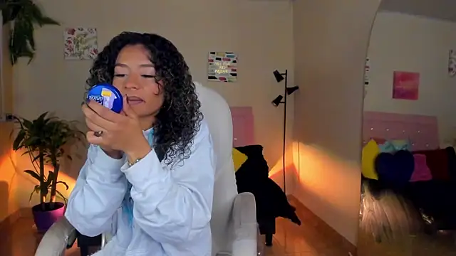 Snapshot of keyla_roberts777 chatting on 01/06/25, 03:42 keyla roberts777 online show from 01/06/25, 03:42
